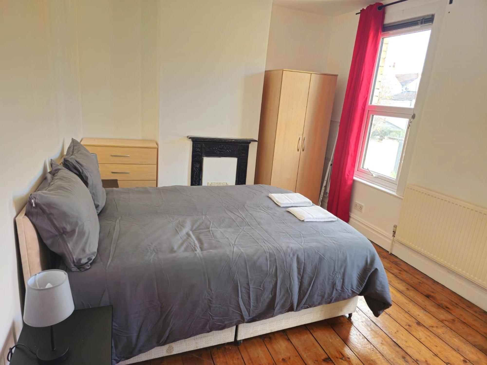 Delightful Room By Gloucester Road Бристоль Экстерьер фото